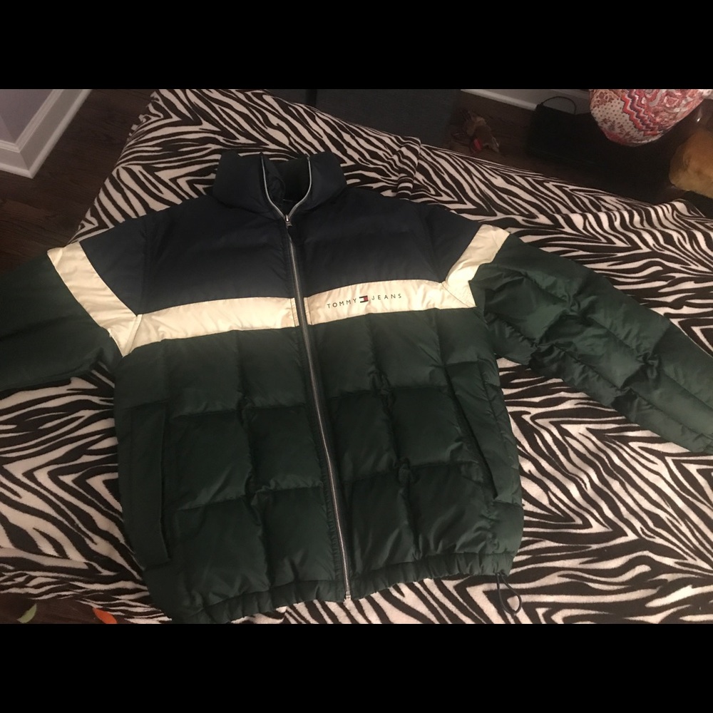 Selling a winter tommy jacket for men, or unisex!